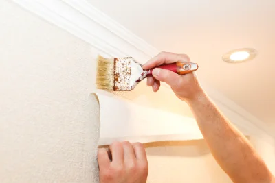 Pose de papier peint à Écury-le-Repos — revêtements muraux et toiles de verre